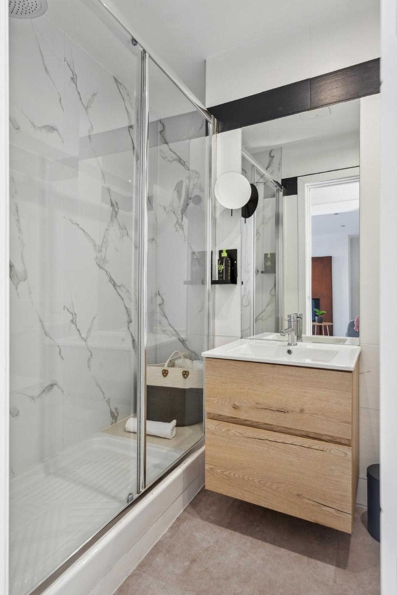 Limehome Madrid Calle De La Paloma エクステリア 写真